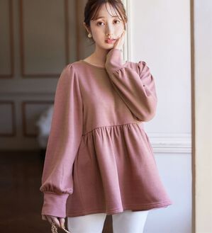 alotta（アロッタ）の「【蓄熱保温】裏ファーパフ袖ペプラムプルオーバー（カットソー）」｜ピンク