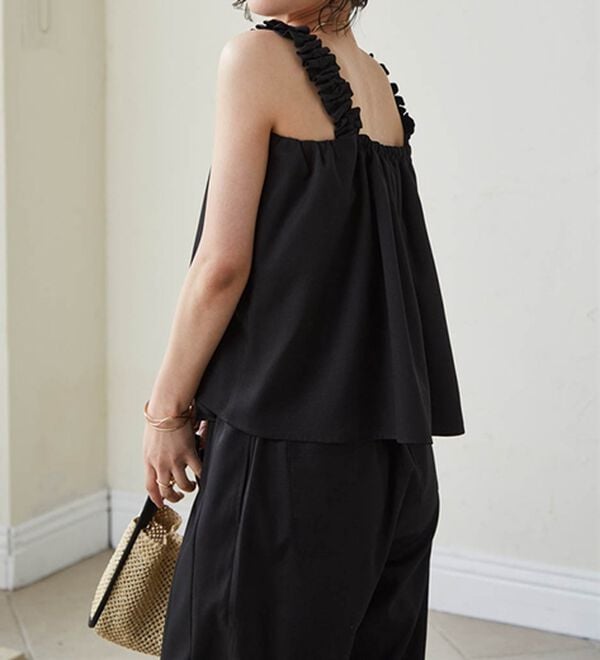 RANAN（ラナン）の「フリルデザインキャミセットアップ（ワイドパンツ・ガウチョ）」｜詳細画像