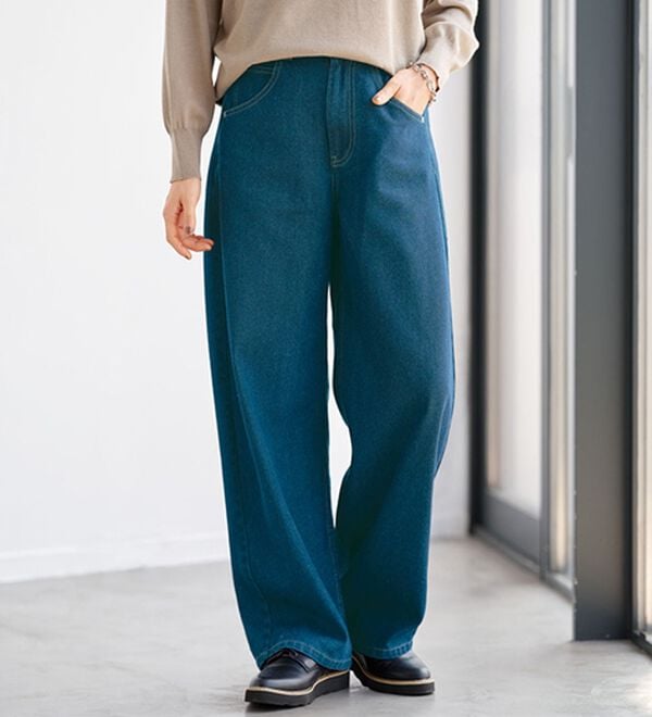 BELLUNA（ベルーナ）の「オシャレに見えるカーブデニムパンツ（ワイドパンツ・ガウチョ）」｜ネイビー