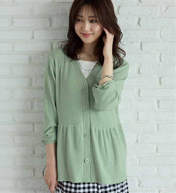 BELLUNA（ベルーナ）の「ラメ調リブ素材ペプラムカーディガン（ニットカーディガン）」｜グリーン