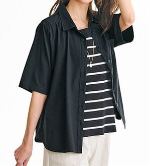 BELLUNA（ベルーナ）の「シャカシャカしづらいはっ水素材！裾ラウンドシャツ（シャツ）」｜黒