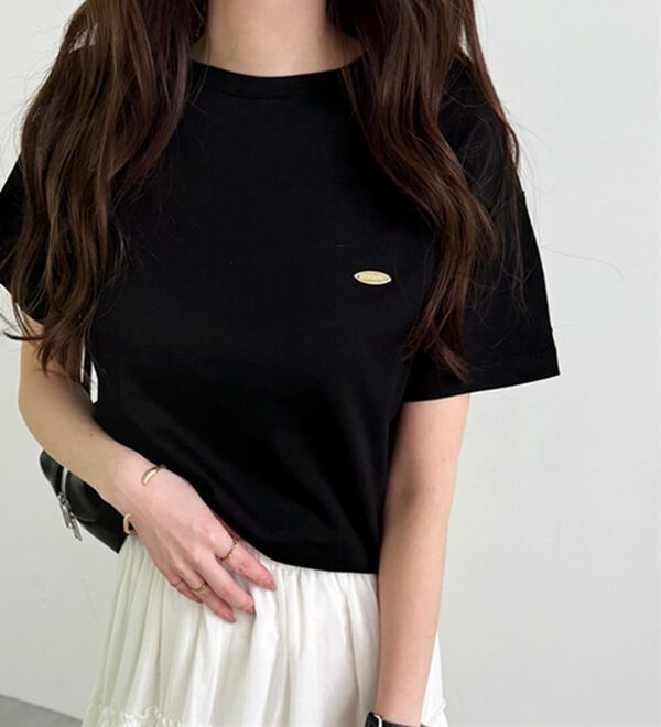 GeeRA（ジーラ）の「ロゴプレート付コンパクトＴシャツ（Tシャツ）」｜ブラック