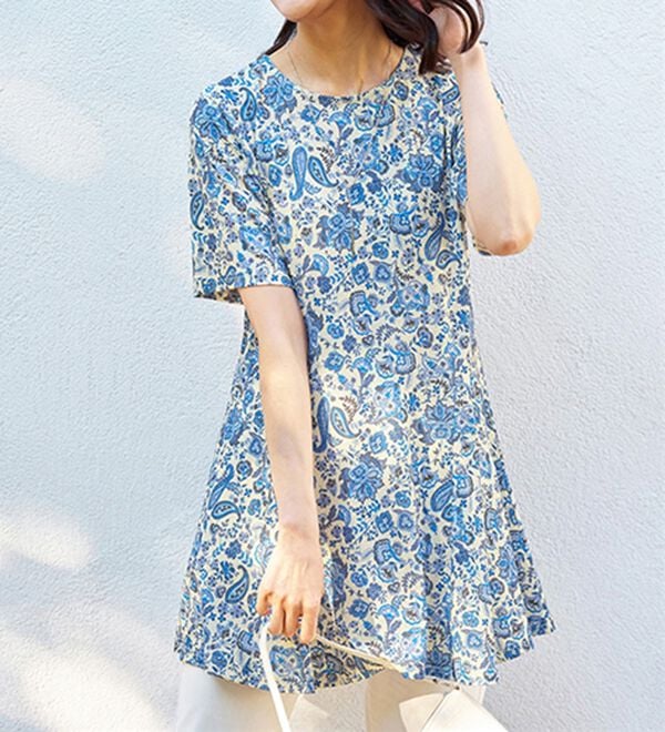 BELLUNA（ベルーナ）の「【接触冷感】フレアーシルエットプリントチュニック（チュニック）」｜ペイズリー柄