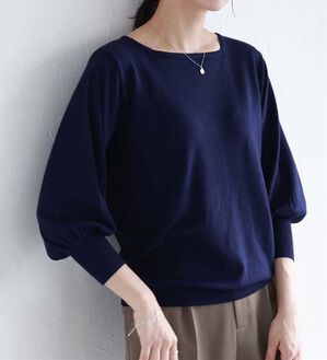 Pierrot（ピエロ）の「【選べるネック】シルクタッチバルーンニット（ニット・セーター）」｜ネイビー