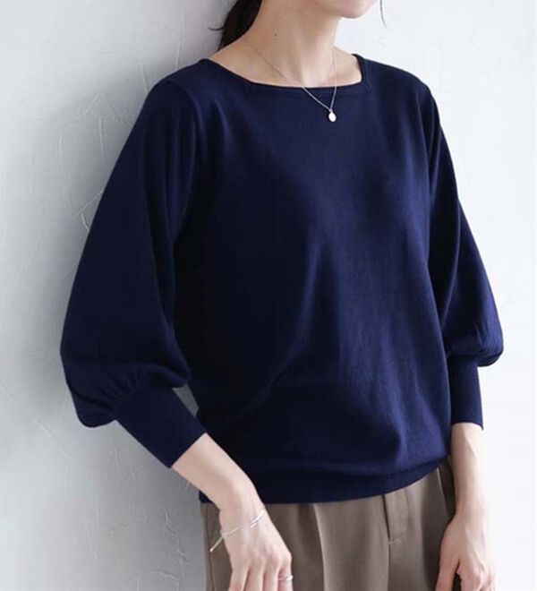 Pierrot（ピエロ）の「【選べるネック】シルクタッチバルーンニット（ニット・セーター）」｜ネイビー