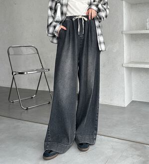 GeeRA（ジーラ）の「美脚見えイージーワイドデニムパンツ（フルレングスパンツ）」｜ブラック