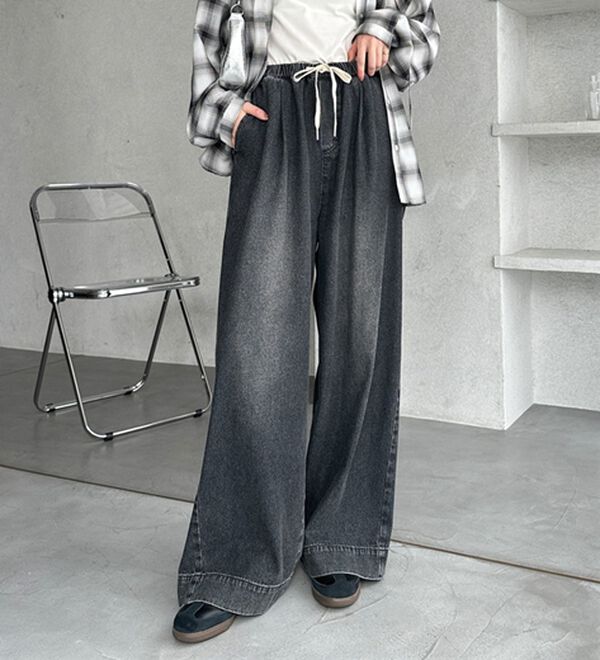 GeeRA（ジーラ）の「美脚見えイージーワイドデニムパンツ（フルレングスパンツ）」｜ブラック