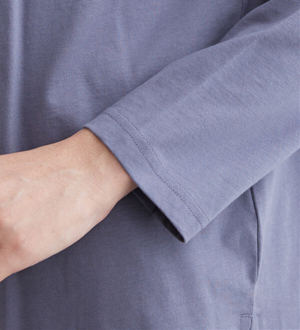 BELLUNA（ベルーナ）の「【着回しのミカタ！】綿100％大人顔サマ見えプリントロンT（カットソー）」｜詳細画像