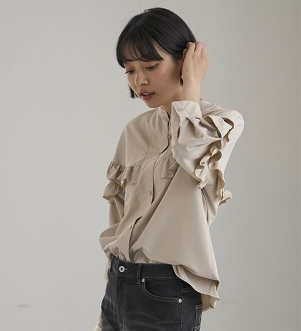 BELLUNA（ベルーナ）の「シャカ伸び！はっ水ティアードフリルブラウス（ブラウス）」｜詳細画像