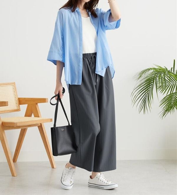 嬉しい機能付き！】とろみ素材ドロスト使いワイドパンツ - ベルーナ