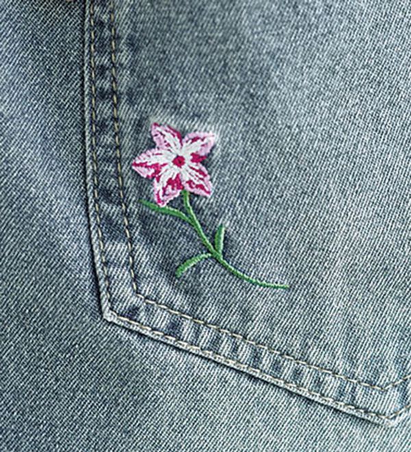 BELLUNA（ベルーナ）の「花刺しゅう入りゆるデニムパンツ（フルレングスパンツ）」｜詳細画像