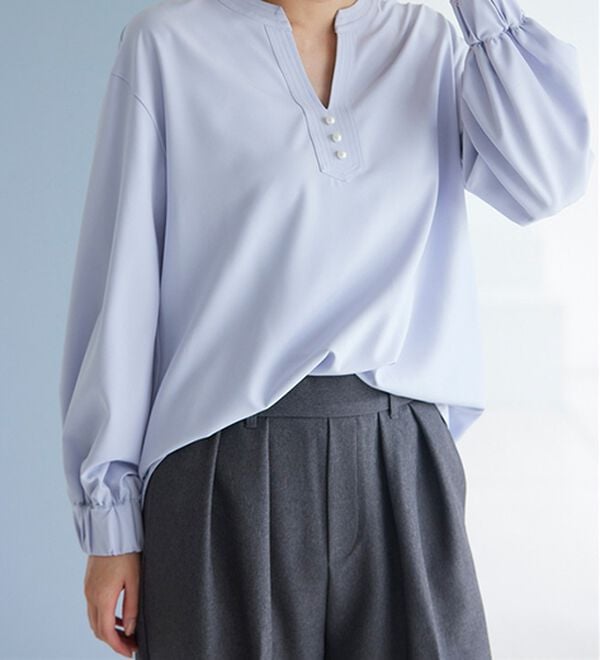 RANAN（ラナン）の「3つの機能付！パール調ボタン付スキッパーブラウス（ブラウス）」｜詳細画像