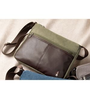 「＜ハッシュパピー＞大人に似合う帆布ショルダー（メンズショルダーバッグ）」｜カーキ