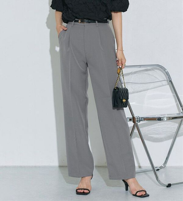 Pierrot（ピエロ）の「スタイルアップセンタープレスパンツ（フルレングスパンツ）」｜グレー