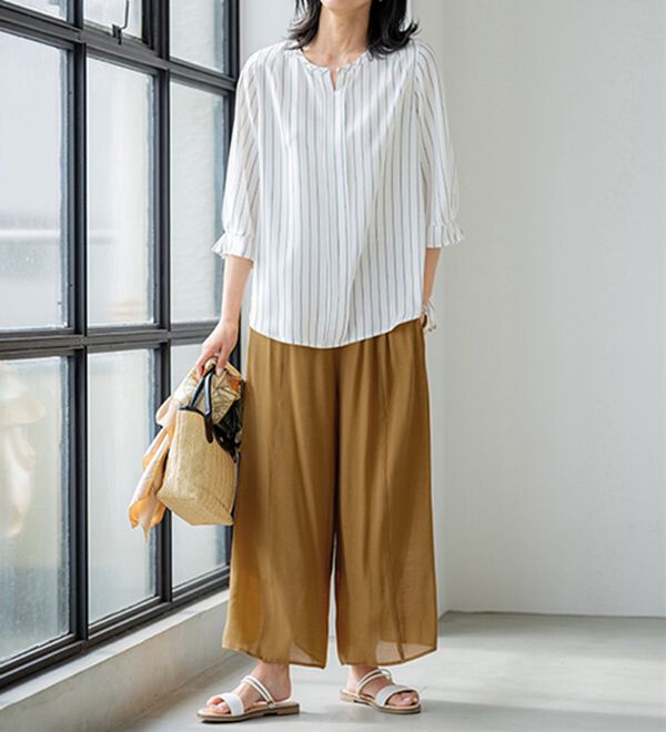 専用✧︎*。 ひんやり機能付き！】袖タックキーネックブラウス - ベルーナ【公式】