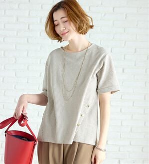 BELLUNA（ベルーナ）の「サッカー素材裾ボタンプルオーバー（カットソー）」｜アイボリー系