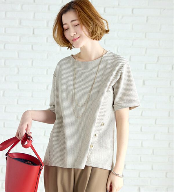 BELLUNA（ベルーナ）の「サッカー素材裾ボタンプルオーバー（カットソー）」｜アイボリー系