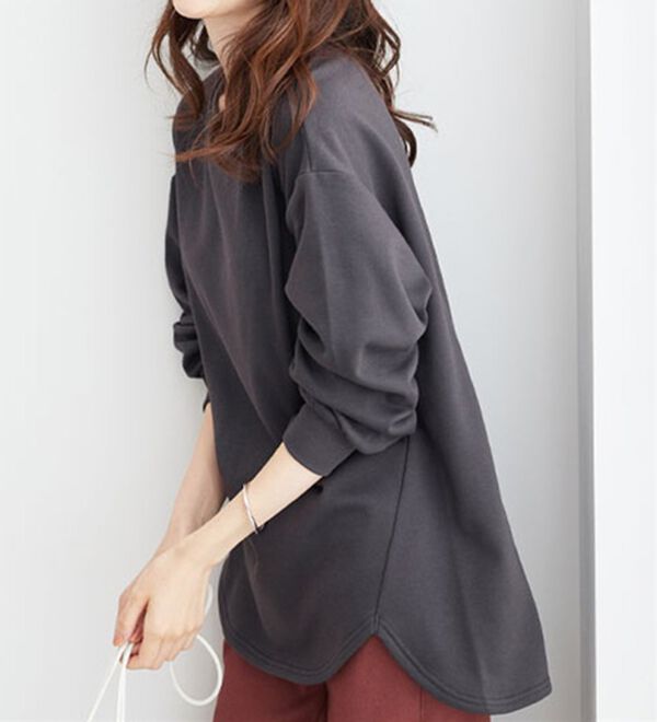 BELLUNA（ベルーナ）の「ふわふわ裏ファーゆったりプルオーバー（カットソー）」｜詳細画像