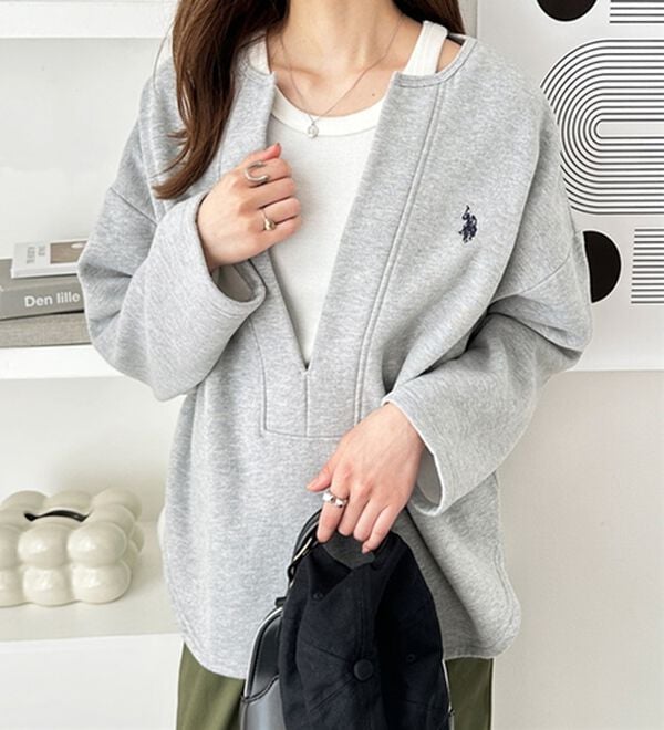 GeeRA（ジーラ）の「【Ｕ．Ｓ．ＰＯＬＯ　ＡＳＳＮ】深Ｖネックプルオーバー（トレーナー・スウェット）」｜詳細画像