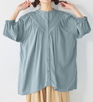 Viola e Viola（ヴィオラ エ ヴィオラ）の「Ｖ切替レースデザインブラウス（ブラウス）」｜詳細画像