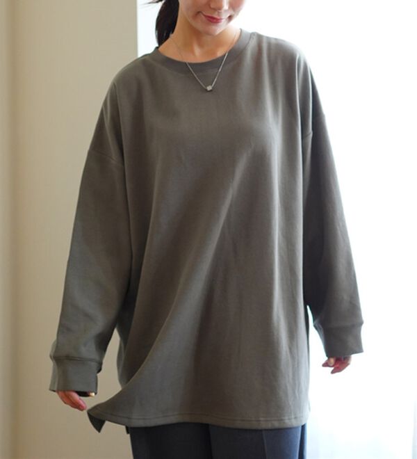 A HAPPY MARILYN（アハッピーマリリン）の「【Ｍ～８Ｌ】スウェット苦手さんも嬉しい！長袖／七分袖から選べる 綿混 トレーナーライク ビッグシルエット Ｔシャツ（Tシャツ）」｜ミルクカーキ