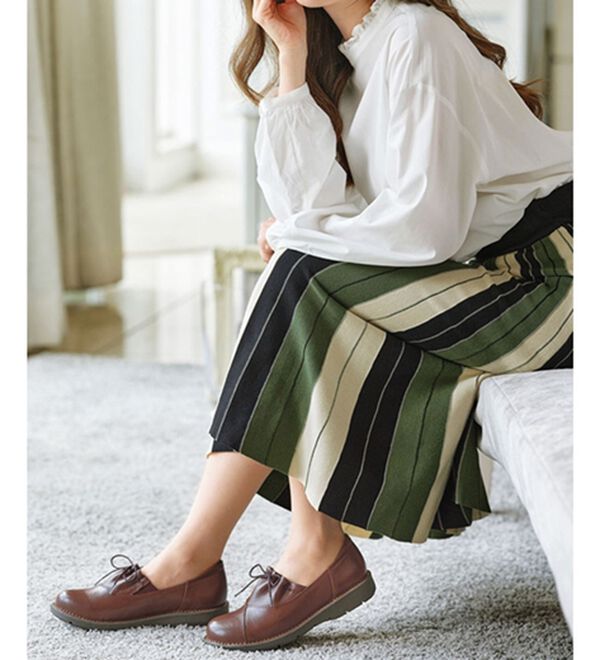 BELLUNA（ベルーナ）の「５Ｅ幅広ギャザーデザイン牛革シューズ（スリッポン）」｜詳細画像