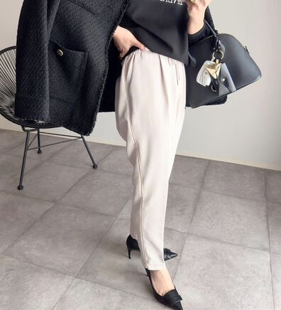 BELLUNA（ベルーナ）の「サイドラインテーパードパンツ（フルレングスパンツ）」