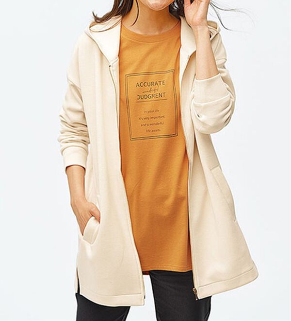 BELLUNA（ベルーナ）の「着回し上手に！きれい見え綿１００％素材ロゴプルオーバー（カットソー）」｜詳細画像