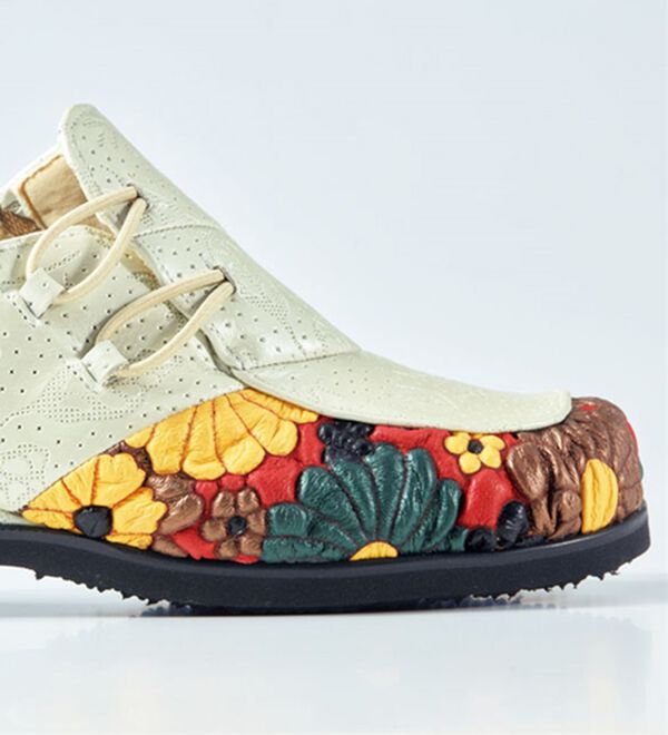 BELLUNA（ベルーナ）の「＜マテラ＞４Ｅ幅広フラワー本革型押しスリッポン（スリッポン）」｜詳細画像