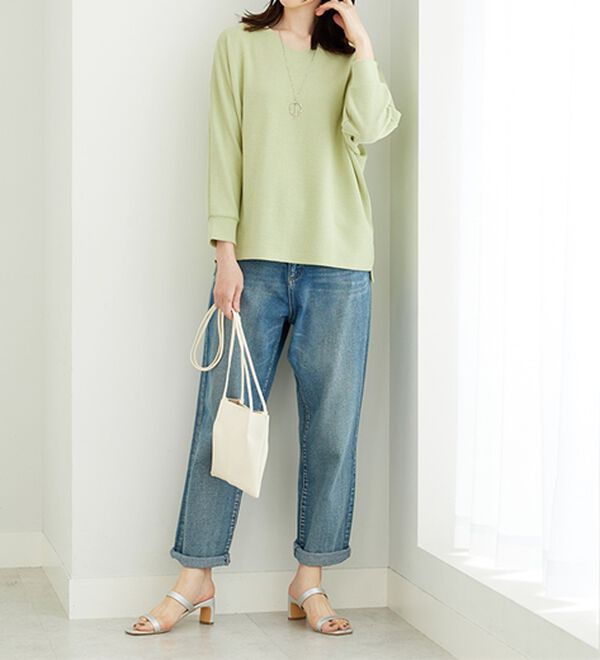 BELLUNA（ベルーナ）の「【2点セット】ネックレス付ラメ調ドルマンプルオーバー（カットソー）」｜詳細画像