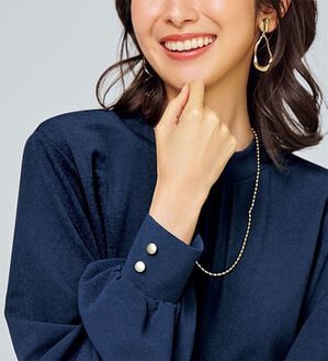 BELLUNA（ベルーナ）の「着脱楽々！袖ボタンデザインブラウス（ブラウス）」｜詳細画像