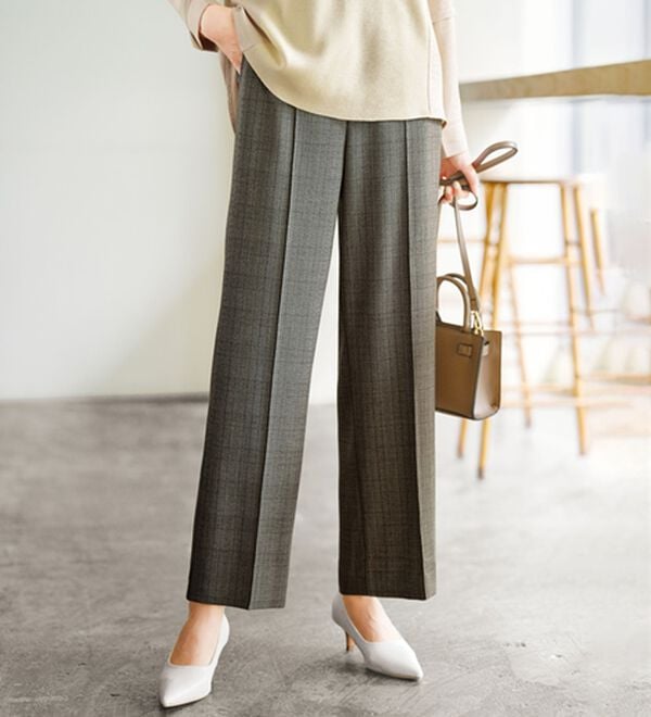 BELLUNA（ベルーナ）の「サマ見え（Ｗ）ストレッチ素材タブ使いワイドパンツ（ワイドパンツ・ガウチョ）」｜ブラウン系チェック