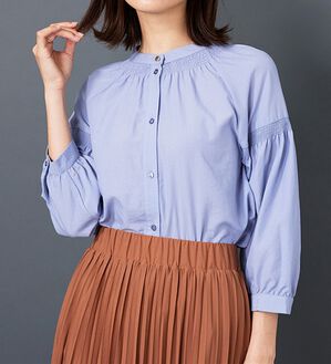 BELLUNA（ベルーナ）の「ビンテージ素材シャーリング使いブラウス（チュニック）」｜サックス