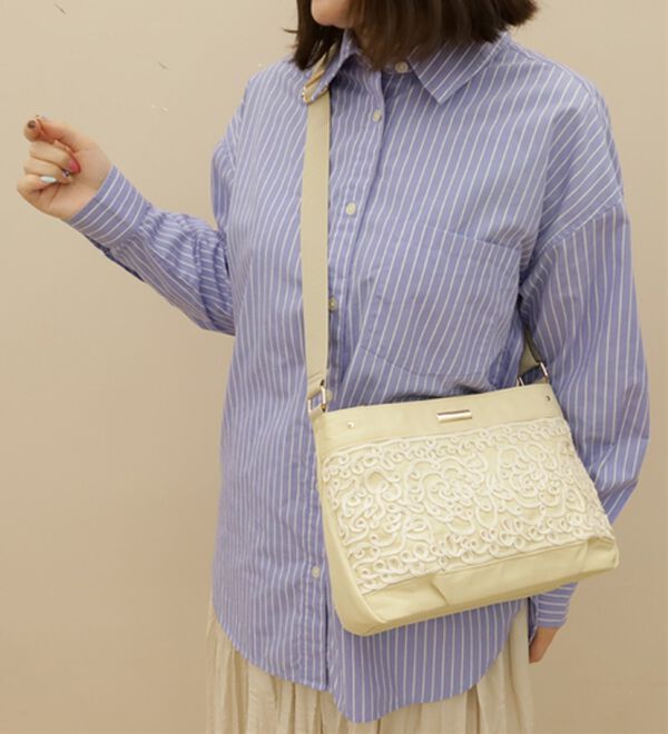 BELLUNA（ベルーナ）の「＜ＬＡＺＹ　ＳＵＳＡＮ＞花柄コード刺しゅうショルダーバッグ（ショルダーバッグ）」｜詳細画像