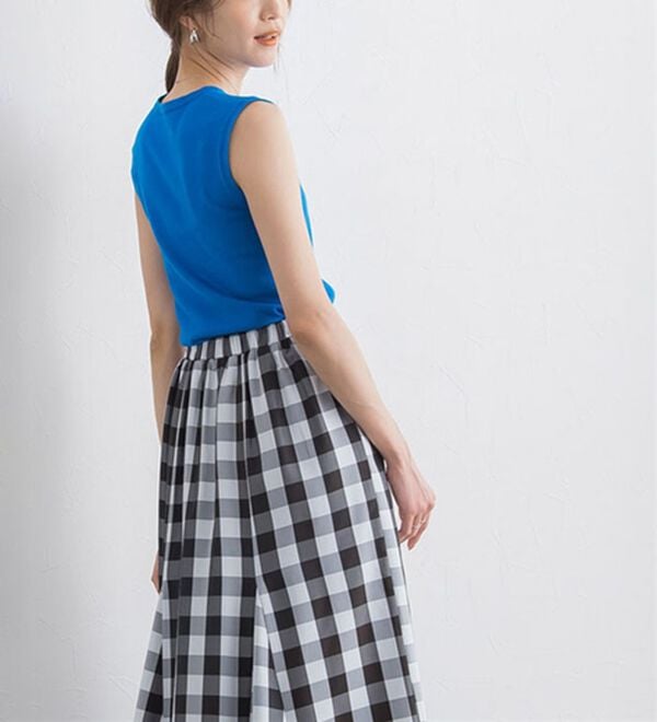 Pierrot（ピエロ）の「【洗濯機で洗える】ＯＮ／ＯＦＦシルクタッチノースリーブニット（ニット・セーター）」｜詳細画像