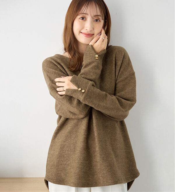 alotta（アロッタ）の「ふわ軽！柔らかニットソー金ボタンゆるトップス（カットソー）」｜カーキ