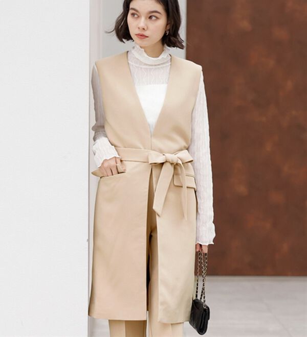 GeeRA（ジーラ）の「【２点セット】ロングジレセットアップスーツ（パンツスーツ）」｜グレージュ