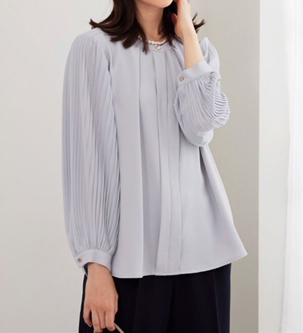 BELLUNA（ベルーナ）の「＜セレモニースタイル＞袖プリーツデザインブラウス（ブラウス）」｜パープルグレー