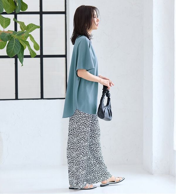 BELLUNA（ベルーナ）の「Ｔシャツ感覚なのにきちんとブラウス見え！カットジョーゼット半袖プルオーバー（カットソー）」｜詳細画像