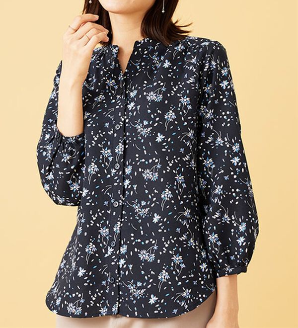 BELLUNA（ベルーナ）の「ふんわり柔らかギャザー使いブラウス（ブラウス）」｜詳細画像