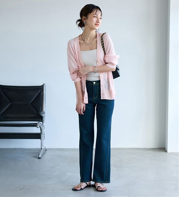 BELLUNA（ベルーナ）の「細見せ！セミフレアーデニムパンツ（フルレングスパンツ）」｜詳細画像