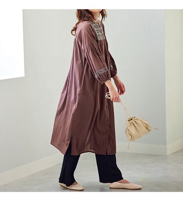 BELLUNA（ベルーナ）の「インド綿配色刺しゅうワンピース（チュニックワンピース）」｜詳細画像