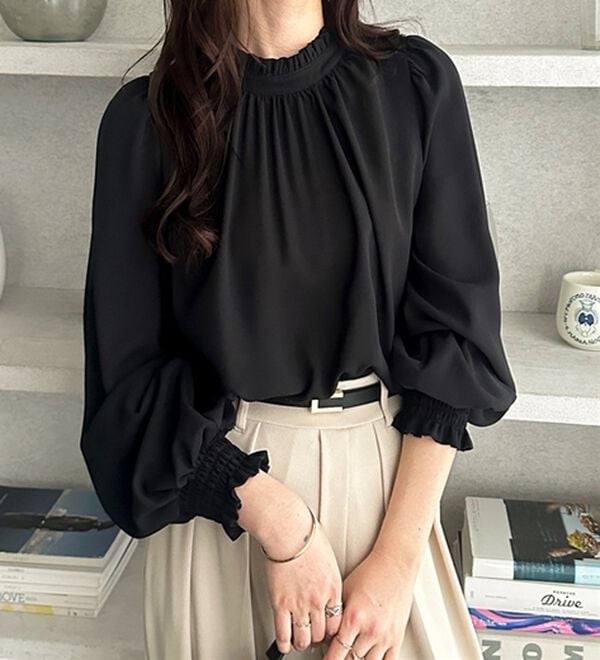 GeeRA（ジーラ）の「フリル衿バルーンスリーブブラウス（ブラウス）」｜詳細画像