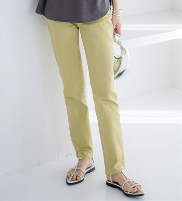 BELLUNA（ベルーナ）の「サラリ速乾！綿サテンストレッチカラーパンツ（フルレングスパンツ）」｜ハニーイエロー