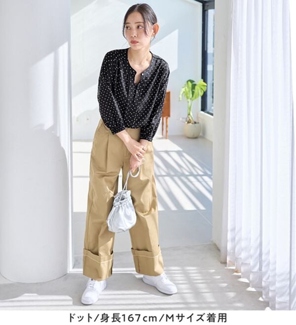 Viola e Viola（ヴィオラ エ ヴィオラ）の「さらさらＥＡＳＹ　２ＷＡＹ衿デザインブラウス（ブラウス）」｜詳細画像