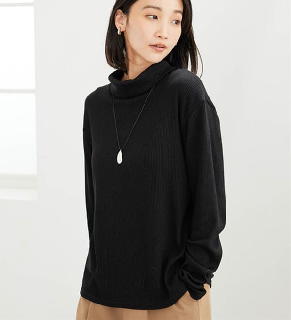 BELLUNA（ベルーナ）の「まるでニット！サラッと軽いリブハイネックプルオーバー（カットソー）」｜黒