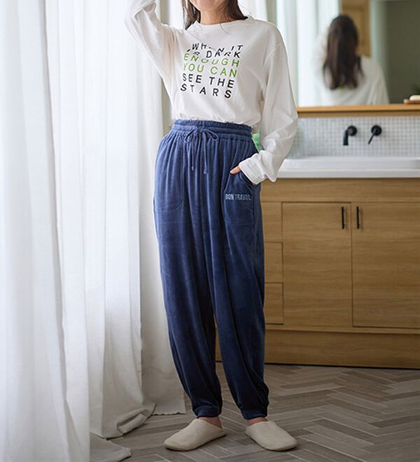 LAVIENNE（ラヴィエンヌ）の「まるで毛布！吸湿発熱ジョガーパンツ（その他パンツ）」｜詳細画像