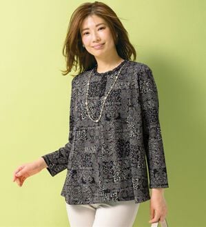 ルフラン（ルフラン）の「ニットちりめんブラウス＜華蓮～かれん～＞（ブラウス）」｜幾何柄