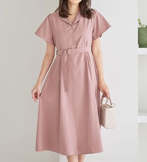 alotta（アロッタ）の「ベルト付オープンカラーフレアーワンピース（その他ワンピース）」｜ピンク