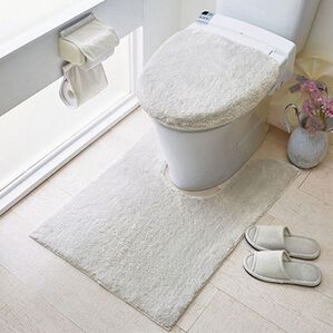 iellio（イエリオ）の「ふわふわマイクロ素材のトイレマット＜抗菌防臭・ロングマット・耳長マット・フタカバー・ジャンボマット＞（トイレマット）」｜グレー